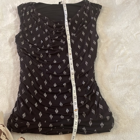 Maurice’s Black Sleeveless Scoop Neck Top with White Pattern size Medium - Picture 8 of 9